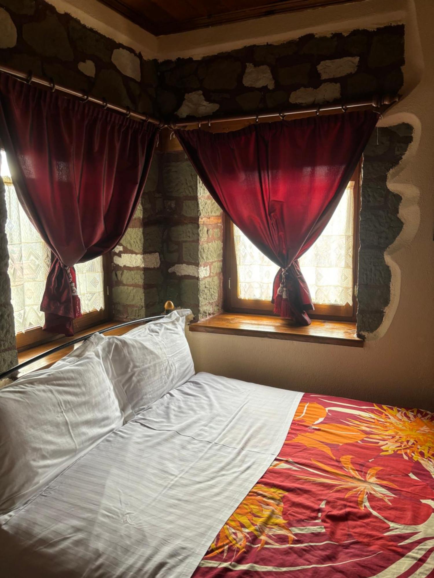 Πέτρινο Όραμα Hotel Kotronion  Buitenkant foto